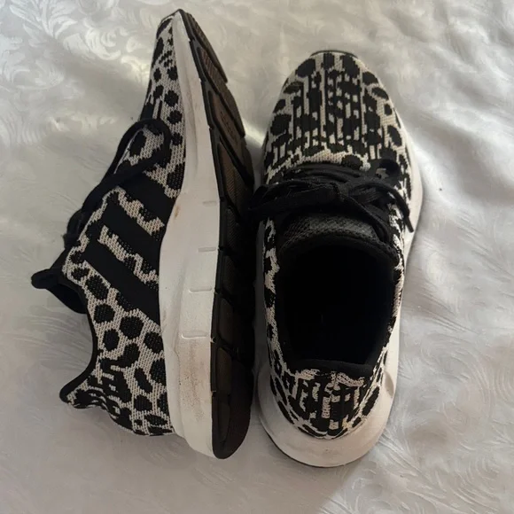 Adidas SWIFT RUN 1.0 Sneakers - Picture 4 of 6